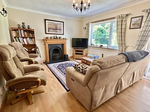 Lounge- click for photo gallery